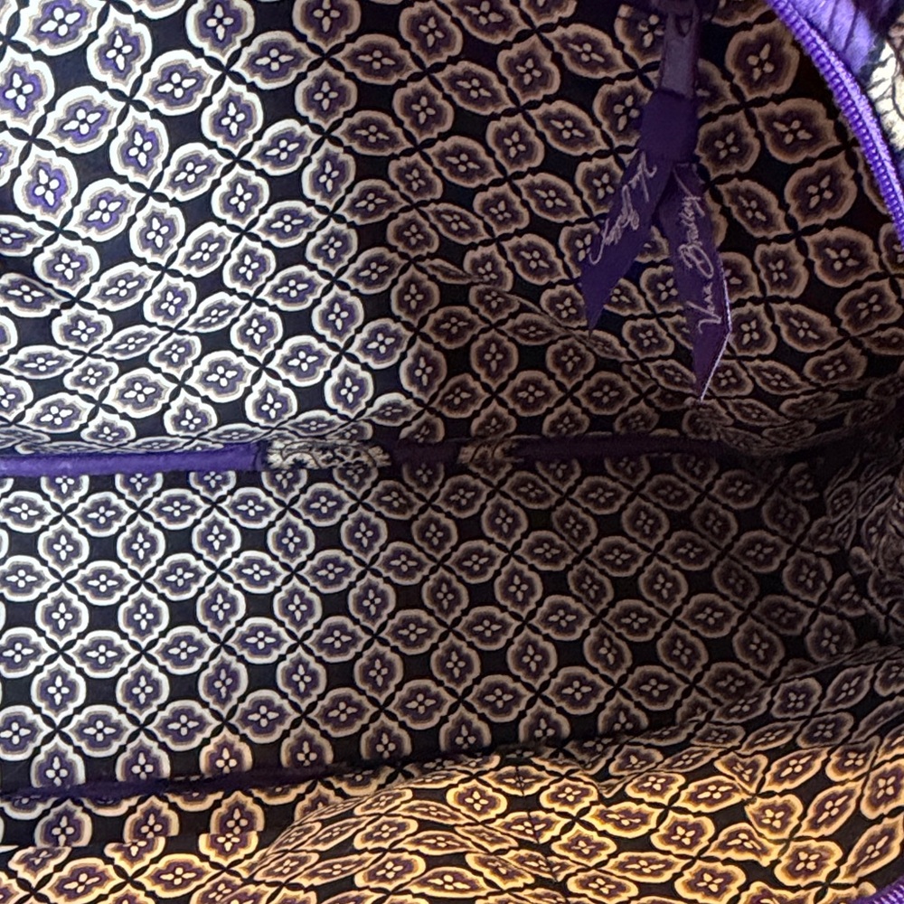 Vera Bradley tote bag in the retired "Simply Violet" pattern. Great condition - Picture 3 of 7